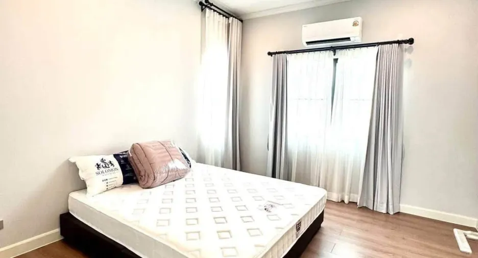 For rent 4 bedrooms house in Bang Phli, Samut Prakan