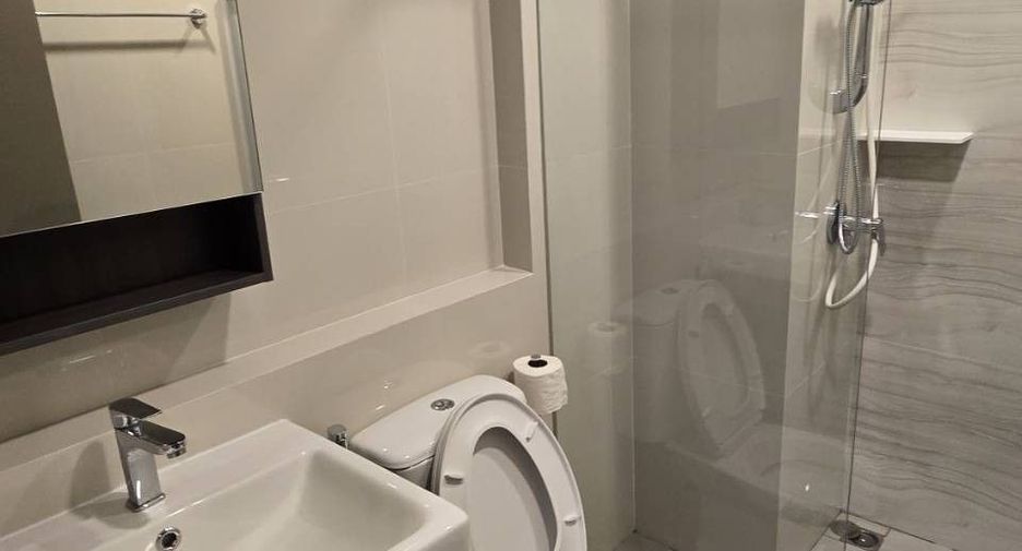 For rent 1 bed condo in Phra Khanong, Bangkok