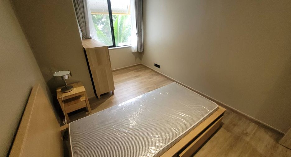 For rent 4 bedrooms condo in Sathon, Bangkok