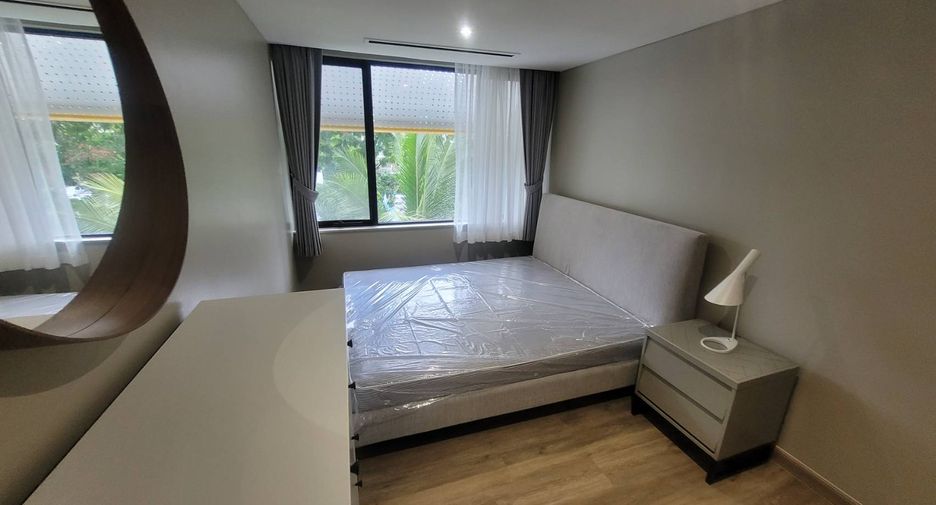 For rent 4 bedrooms condo in Sathon, Bangkok