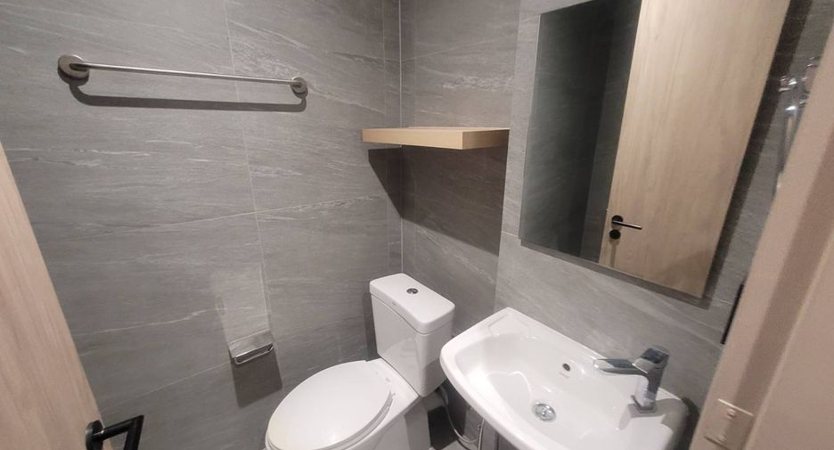 For rent 4 bedrooms condo in Sathon, Bangkok