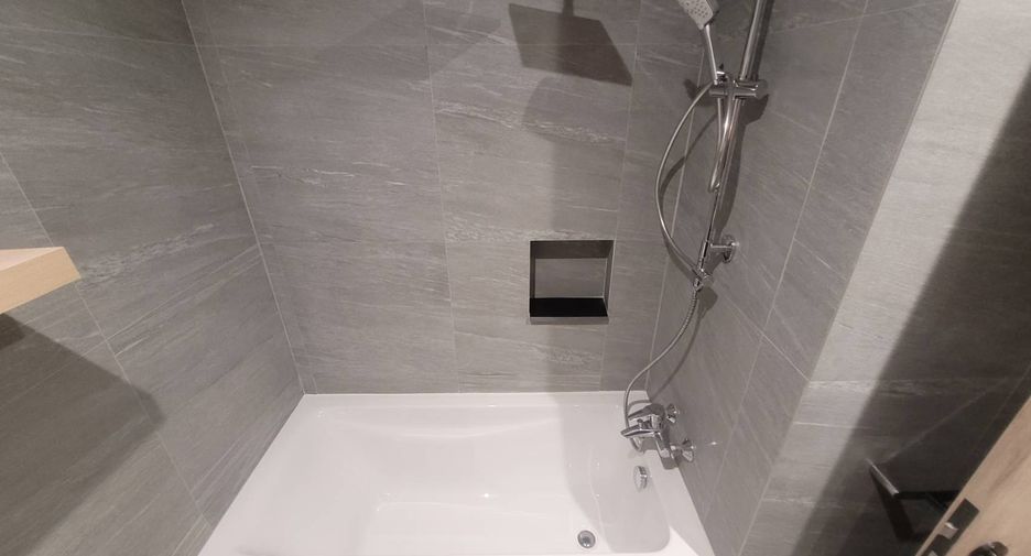 For rent 4 bedrooms condo in Sathon, Bangkok