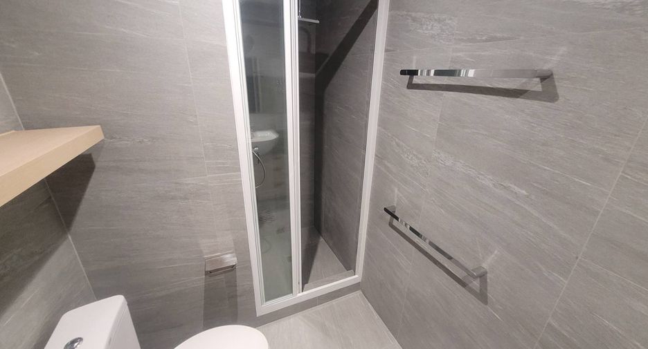 For rent 4 bedrooms condo in Sathon, Bangkok