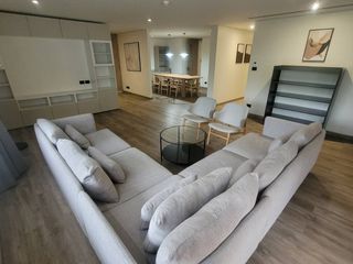 For rent 4 bedrooms condo in Sathon, Bangkok