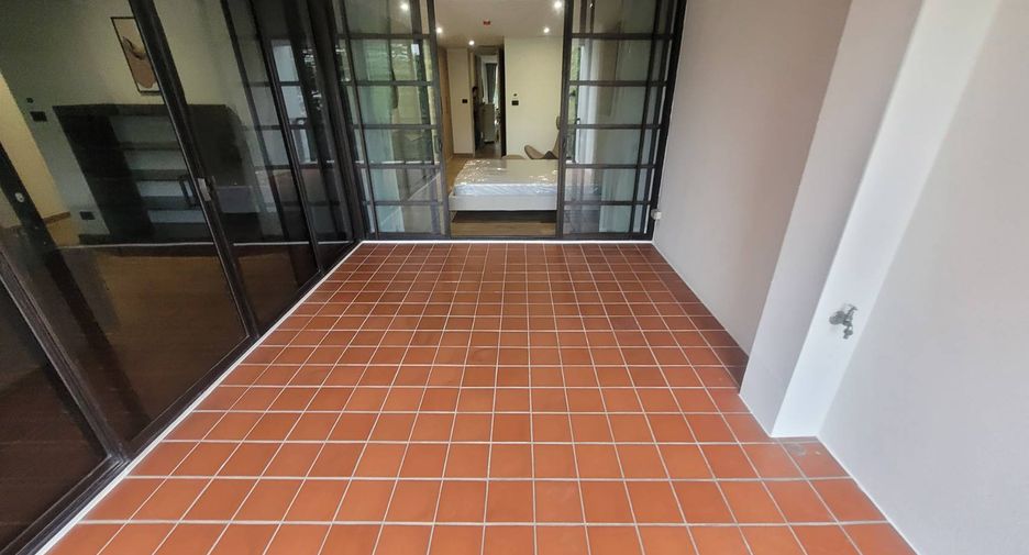 For rent 4 bedrooms condo in Sathon, Bangkok
