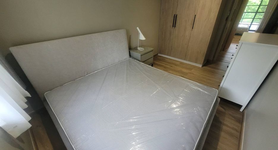 For rent 4 bedrooms condo in Sathon, Bangkok