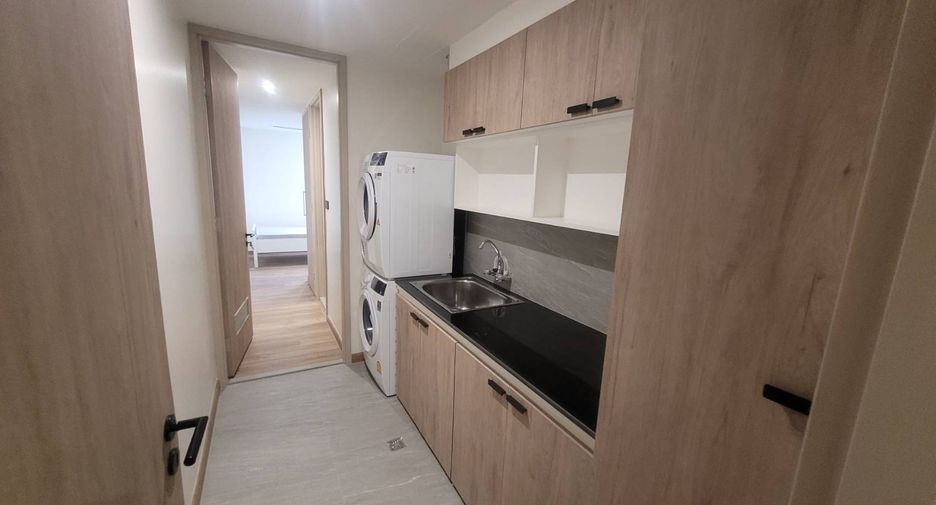 For rent 4 bedrooms condo in Sathon, Bangkok