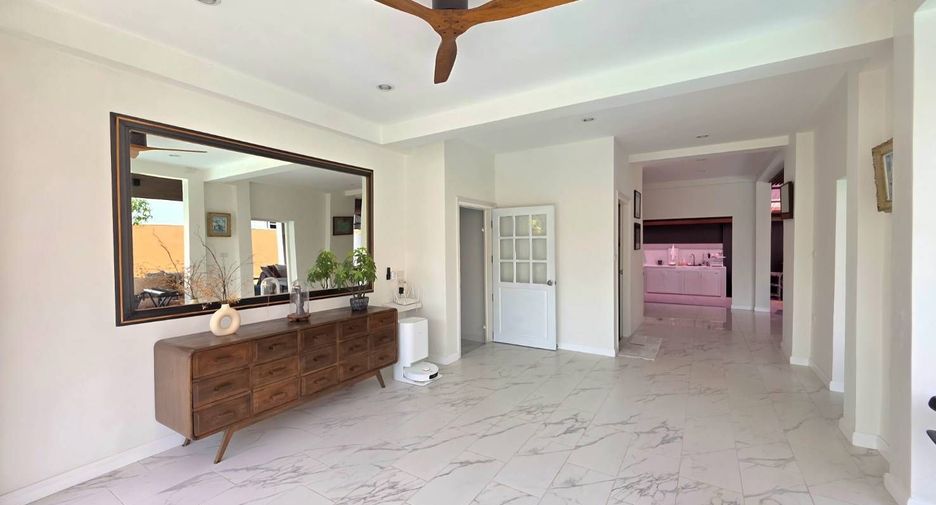 For rent 5 bedrooms villa in Hua Hin, Prachuap Khiri Khan