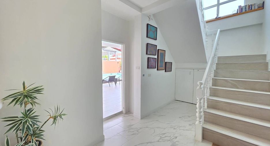 For rent 5 bedrooms villa in Hua Hin, Prachuap Khiri Khan