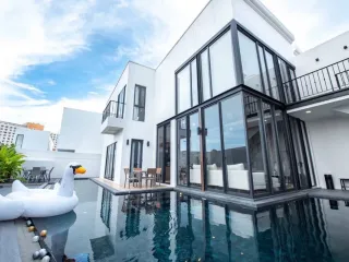 For sale 4 bedrooms house in Bang Lamung, Chonburi