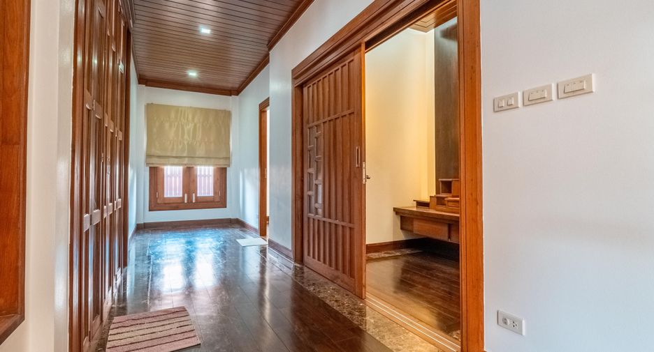 Villa en alquiler de 5 habitaciones en Mueang Phuket, Phuket