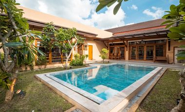 Villa en alquiler de 5 habitaciones en Mueang Phuket, Phuket