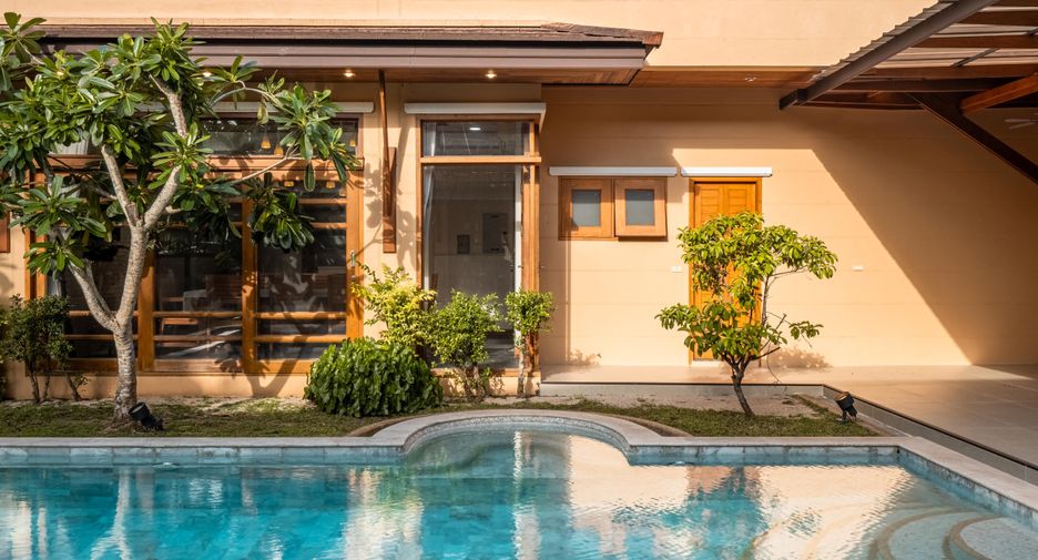 Villa en alquiler de 5 habitaciones en Mueang Phuket, Phuket