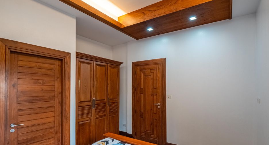 Villa en alquiler de 5 habitaciones en Mueang Phuket, Phuket