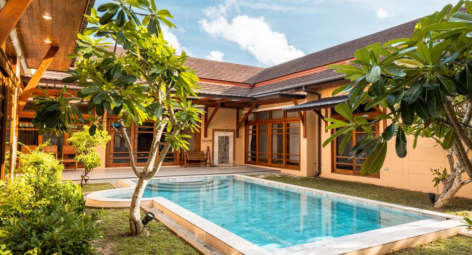 Villa en alquiler de 5 habitaciones en Mueang Phuket, Phuket