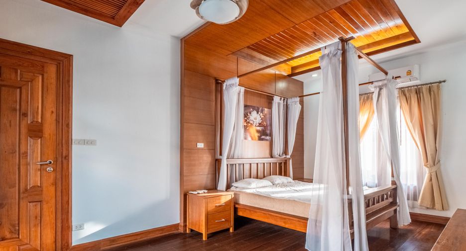 Villa en alquiler de 5 habitaciones en Mueang Phuket, Phuket