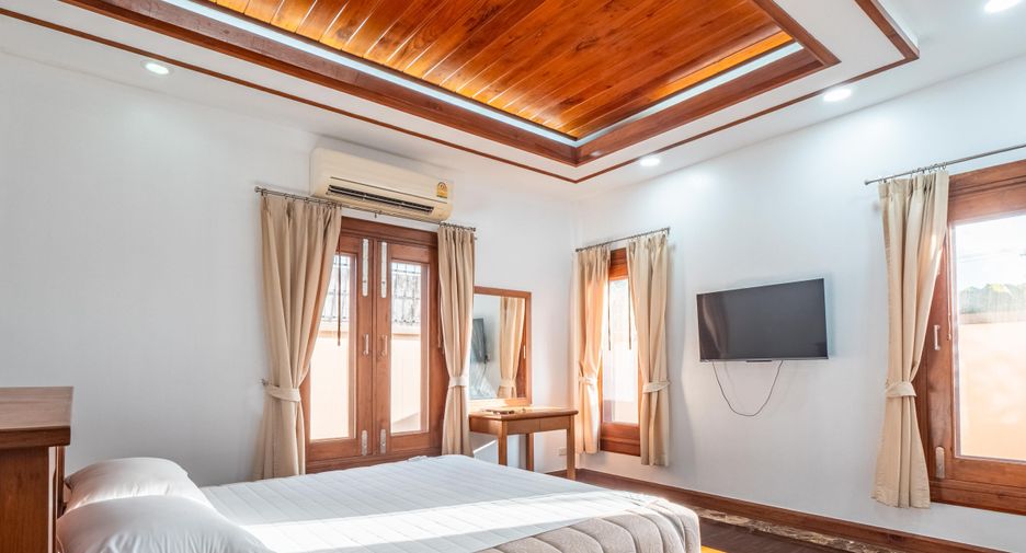 Villa en alquiler de 5 habitaciones en Mueang Phuket, Phuket