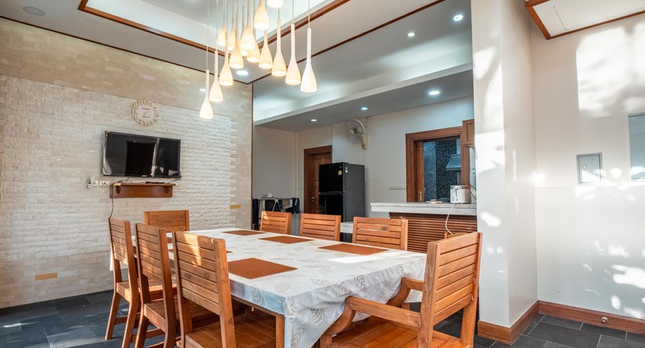 Villa en alquiler de 5 habitaciones en Mueang Phuket, Phuket