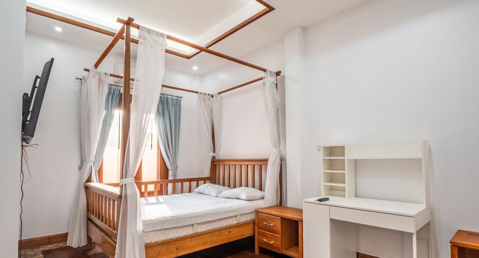 Villa en alquiler de 5 habitaciones en Mueang Phuket, Phuket