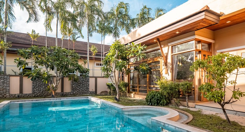 Villa en alquiler de 5 habitaciones en Mueang Phuket, Phuket