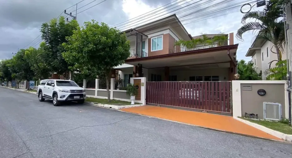 ให้เช่า 4 ห้องนอน บ้านเดี่ยว ใน บางเสร่, พัทยา