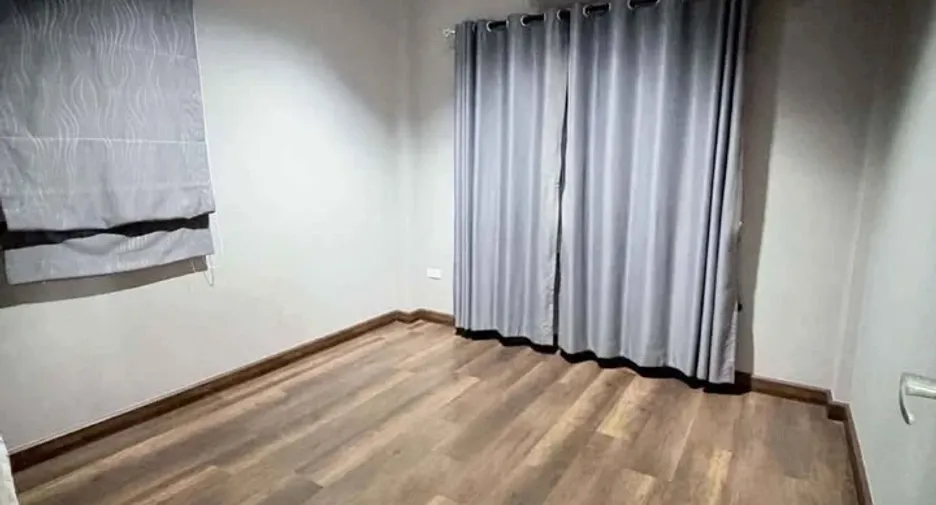 For rent 4 bedrooms house in Bang Lamung, Chonburi