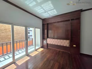Local comercial en alquiler de 4 habitaciones en Bang Lamung, Chonburi