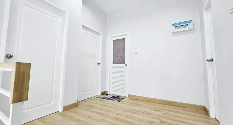 For rent 4 bedrooms house in Mueang Chiang Rai, Chiang Rai