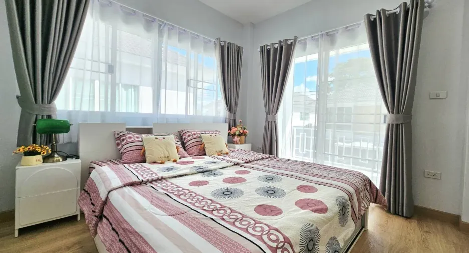 For rent 4 bedrooms house in Mueang Chiang Rai, Chiang Rai