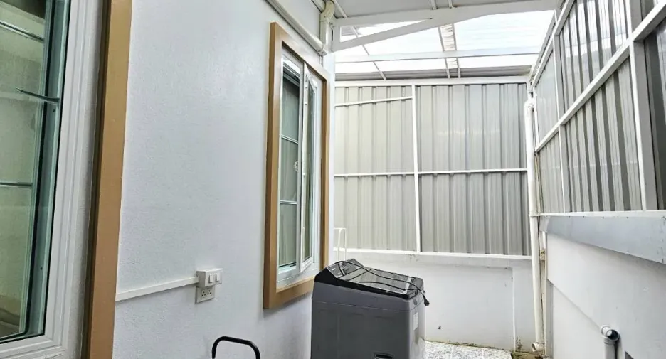 For rent 4 bedrooms house in Mueang Chiang Rai, Chiang Rai