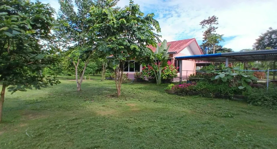 For sale 5 ベッドルーム house in Phu Ruea, Loei
