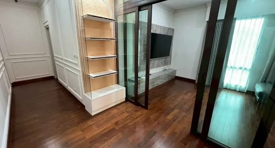 For sale and for rent 4 bedrooms house in Mueang Nonthaburi, Nonthaburi