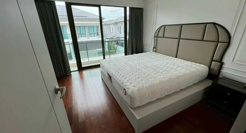 For sale and for rent 4 bedrooms house in Mueang Nonthaburi, Nonthaburi