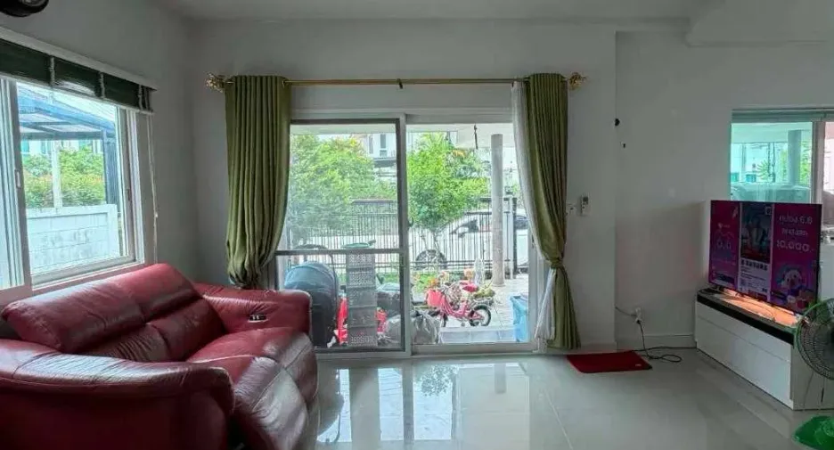 For sale 3 bedrooms house in Mueang Surat Thani, Surat Thani