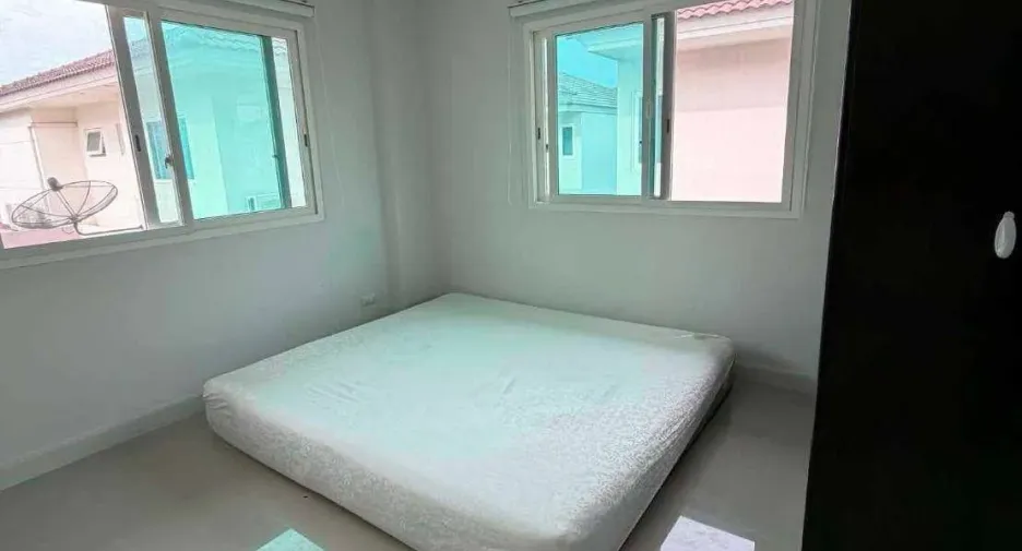 For sale 3 bedrooms house in Mueang Surat Thani, Surat Thani