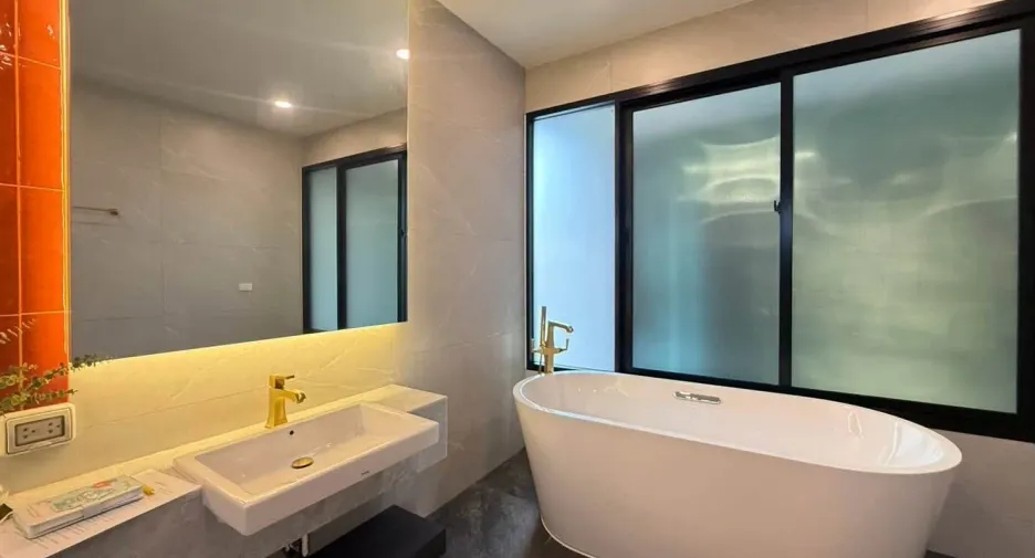 For rent 3 bedrooms house in Mueang Nonthaburi, Nonthaburi