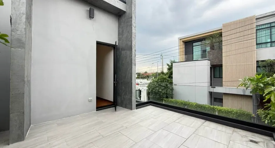 For rent 3 bedrooms house in Mueang Nonthaburi, Nonthaburi