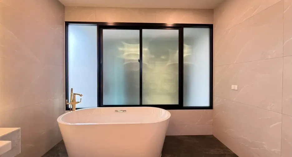 For rent 3 bedrooms house in Mueang Nonthaburi, Nonthaburi