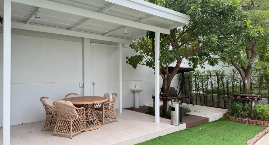 For rent 4 bedrooms house in Bang Phli, Samut Prakan