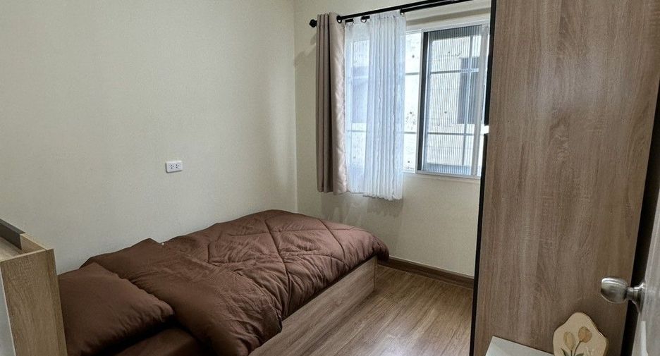 For rent 4 bedrooms townhouse in Mueang Chiang Mai, Chiang Mai