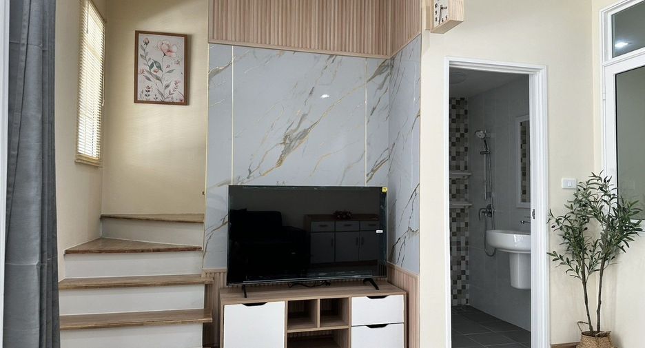 For rent 4 bedrooms townhouse in Mueang Chiang Mai, Chiang Mai