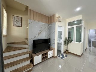 For rent 4 bedrooms townhouse in Mueang Chiang Mai, Chiang Mai