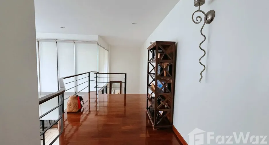 For rent 3 bedrooms villa in Khlong Toei, Bangkok