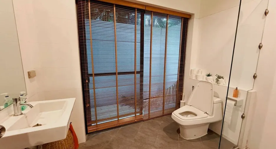 For rent 3 bedrooms villa in Khlong Toei, Bangkok
