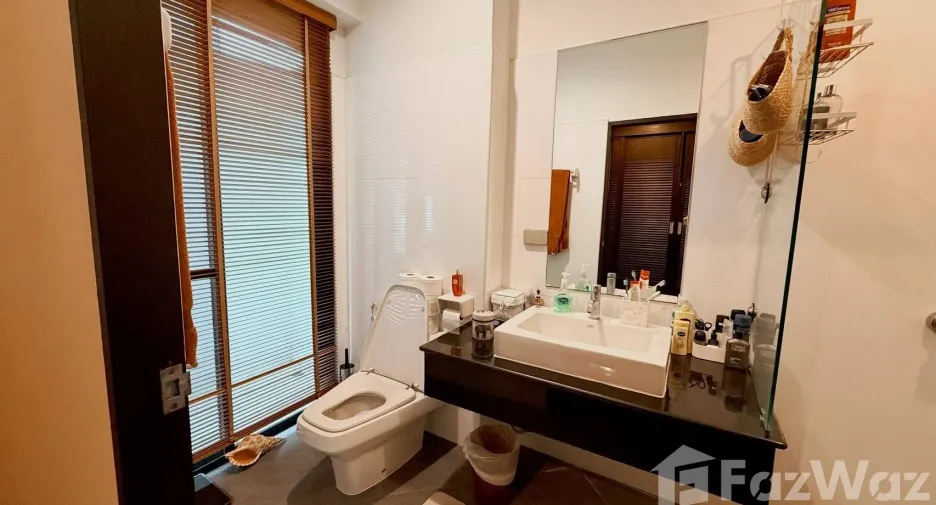 For rent 3 bedrooms villa in Khlong Toei, Bangkok