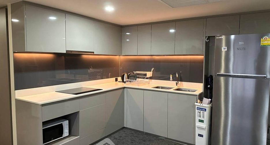 For rent and for sale 2 bedrooms condo in Pathum Wan, Bangkok