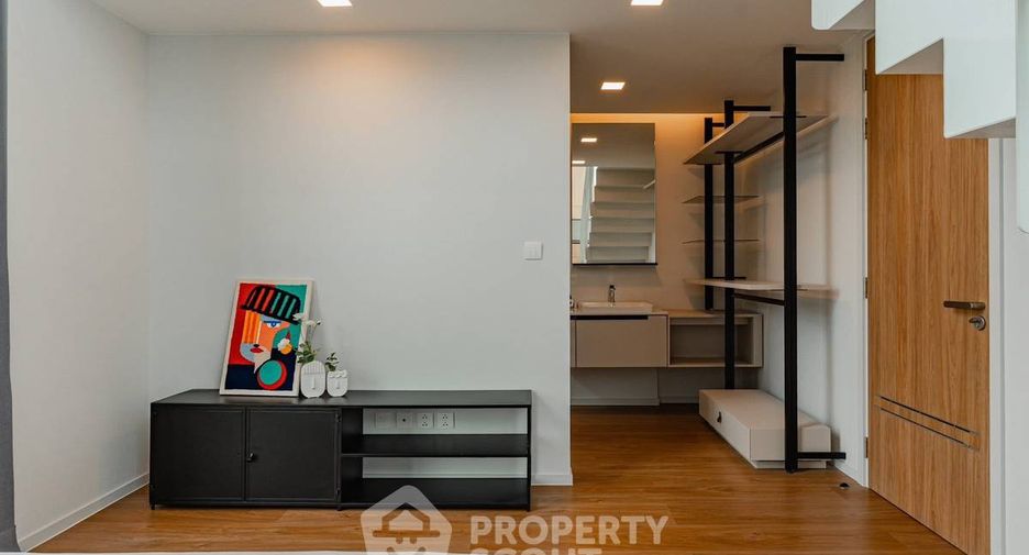 For rent and for sale 3 bedrooms house in Saphan Sung, Bangkok