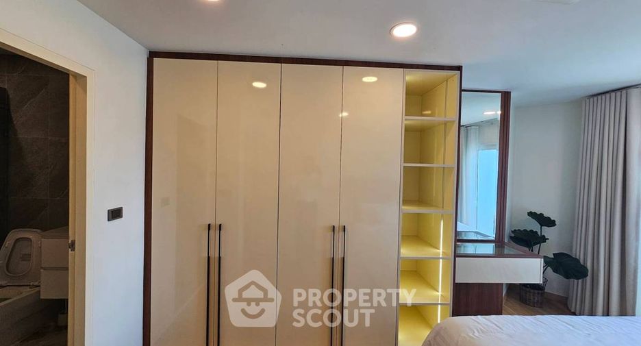 For rent 3 bedrooms condo in Watthana, Bangkok