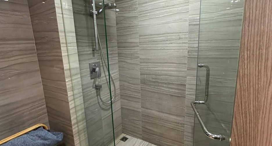 For sale 2 bedrooms condo in Pathum Wan, Bangkok