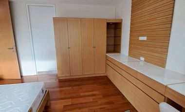 For rent 2 bedrooms condo in Sathon, Bangkok
